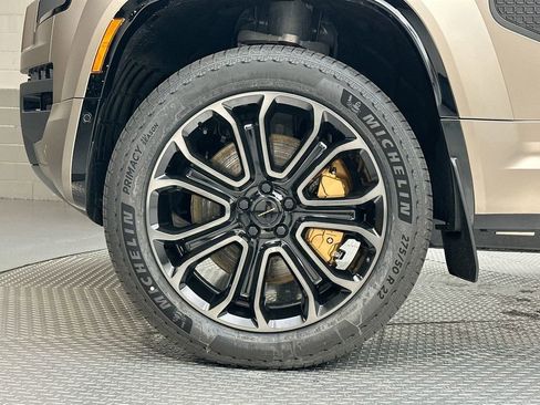 New 2026 Land Rover Defender 110 OCTA image 17