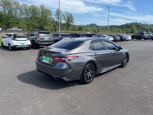 Used 2021 Toyota Camry SE w/ Audio Upgrade Package FWD image 7
