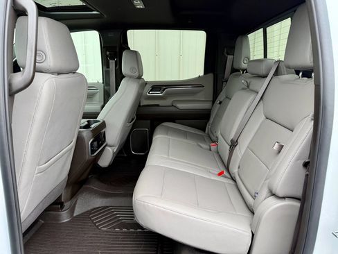 Used 2024 Chevrolet Silverado 1500 LTZ w/ LTZ Premium Package AWD/4WD image 33