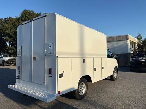 New 2025 Chevrolet Express 3500 w/ Power Convenience Package image 7
