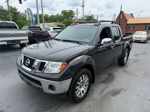 Used 2012 Nissan Frontier SL AWD/4WD image 8