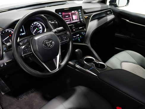 Used 2024 Toyota Camry LE image 8