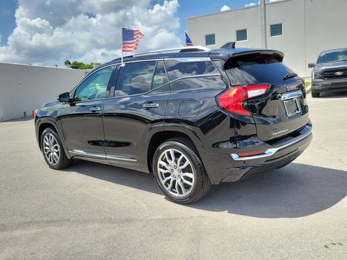 Used 2024 GMC Terrain Denali w/ Denali Premium Package AWD/4WD image 7