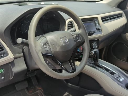 Certified 2022 Honda HR-V LX image 9