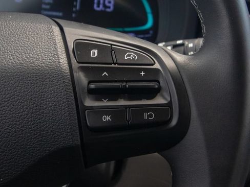 Used 2026 Hyundai Venue SEL FWD image 23