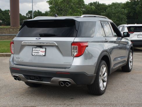 Used 2022 Ford Explorer Platinum w/ Equipment Group 601A AWD/4WD image 22
