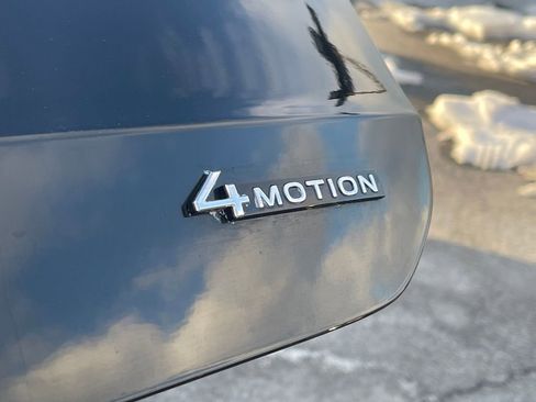 Used 2024 Volkswagen Taos SEL image 15