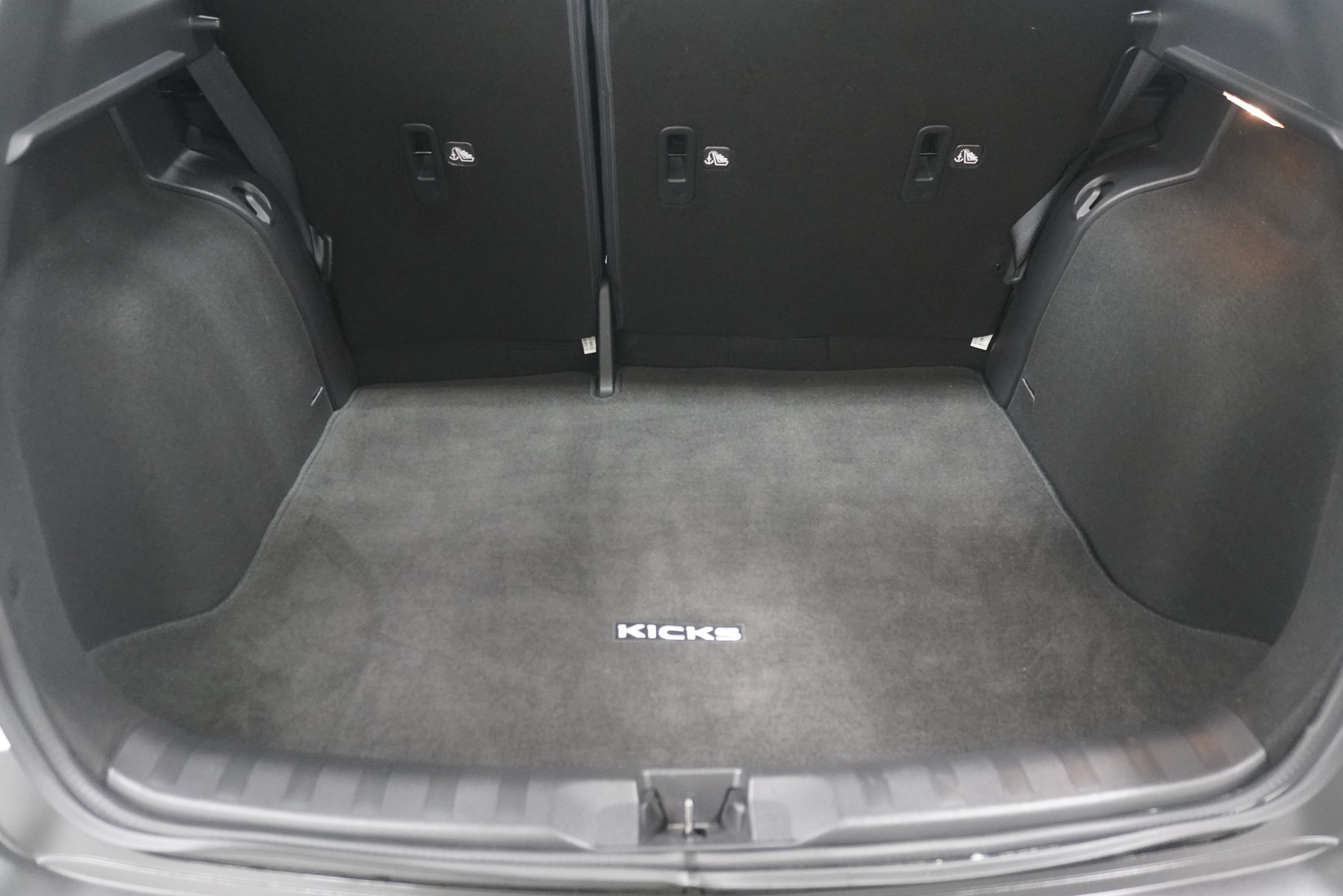 Used 2020 Nissan Kicks S FWD image 22