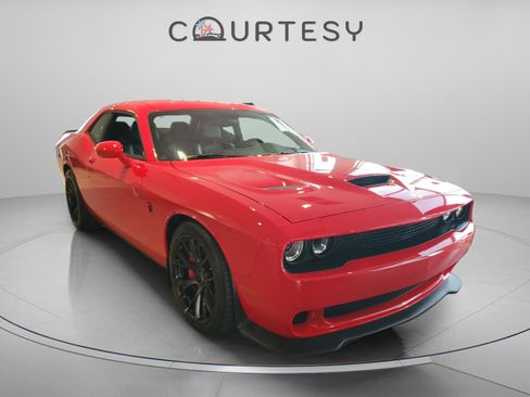 Used 2015 Dodge Challenger SRT Hellcat image 3