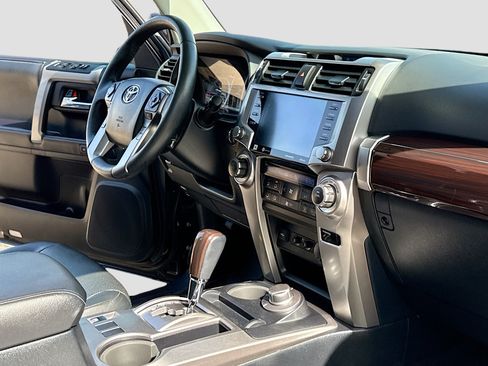 Used 2022 Toyota 4Runner Limited AWD/4WD image 5