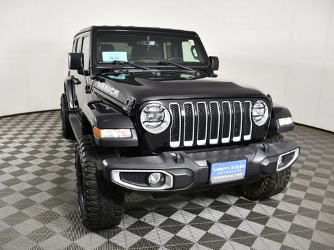 Used 2021 Jeep Wrangler Unlimited Sahara w/ Uconnect 4C Nav & Sound Group AWD/4WD image 3