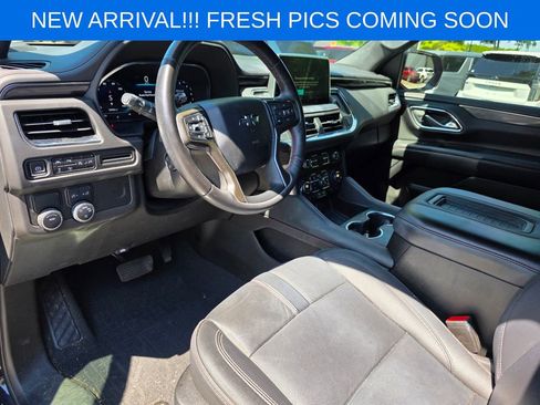 Used 2022 Chevrolet Suburban RST w/ Luxury Package RWD image 8