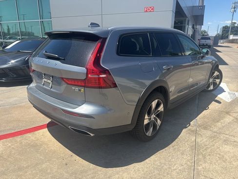 Used 2020 Volvo V60 T5 Cross Country AWD/4WD image 2