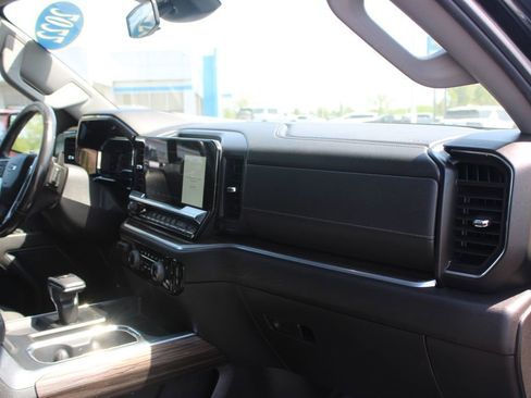 Used 2022 Chevrolet Silverado 1500 RST AWD/4WD image 31