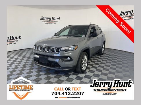 Used 2023 Jeep Compass Latitude w/ Sun and Sound Group image 1