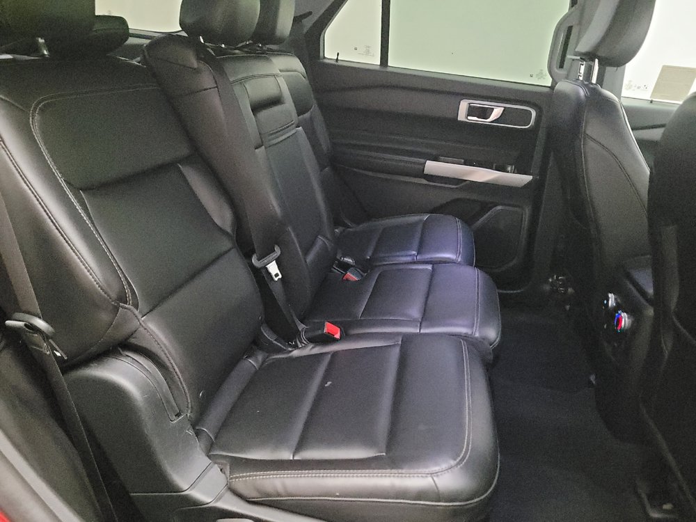 Used 2022 Ford Explorer XLT w/ Equipment Group 202A RWD image 19