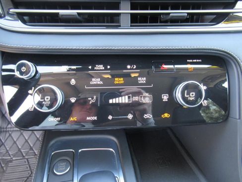 Used 2023 INFINITI QX60 Luxe FWD image 27