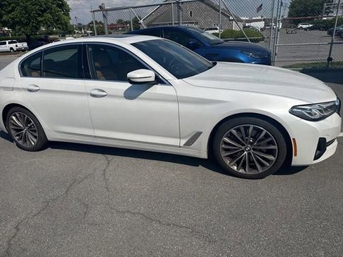 Used 2022 BMW 530i xDrive w/ Convenience Package AWD/4WD image 4