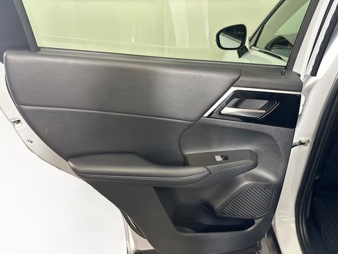 Used 2024 Mitsubishi Outlander SE image 26