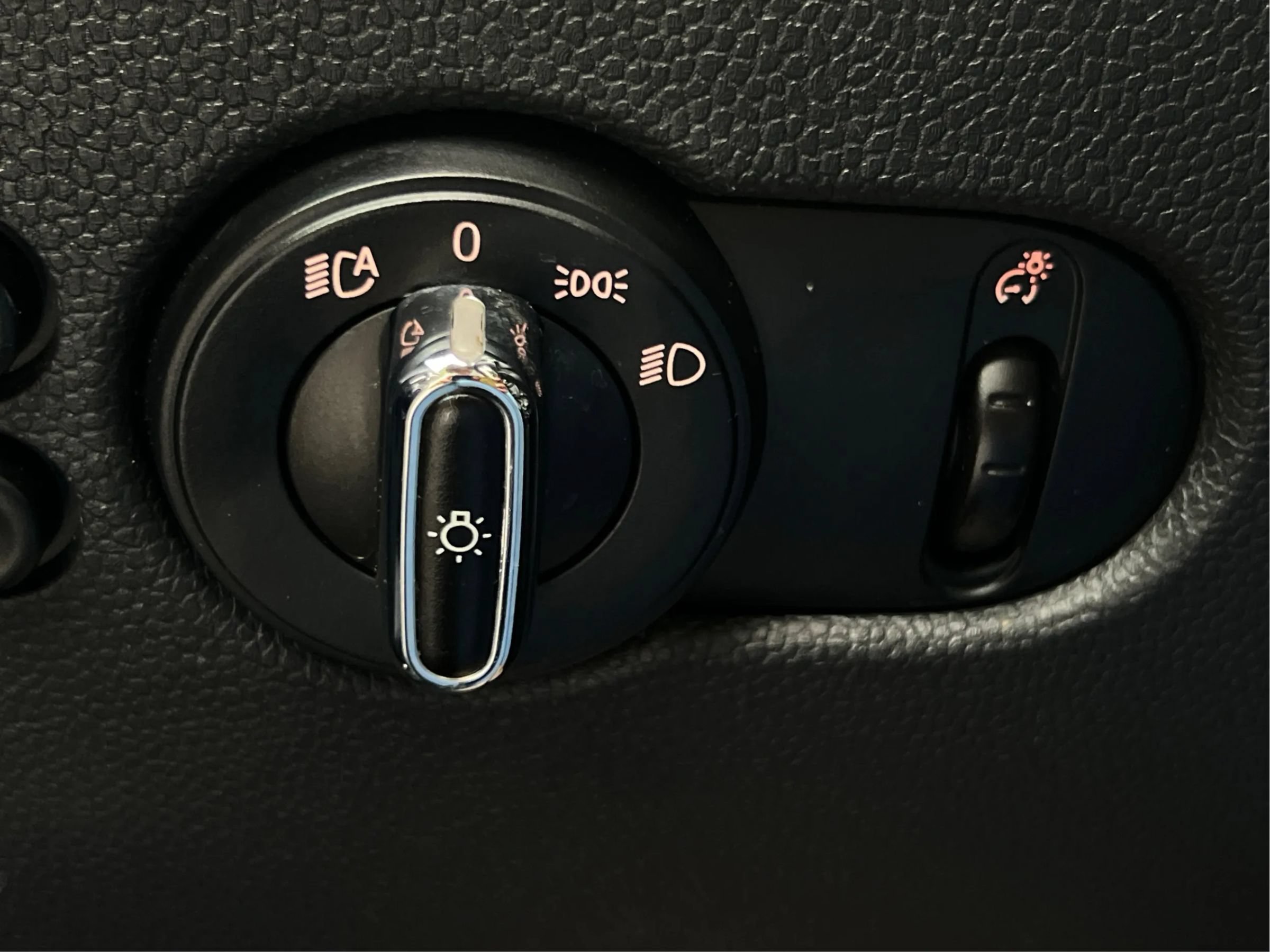 Used 2015 MINI Cooper 4-Door Hardtop FWD image 49