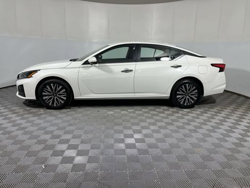 Used 2023 Nissan Altima 2.5 SV image 5
