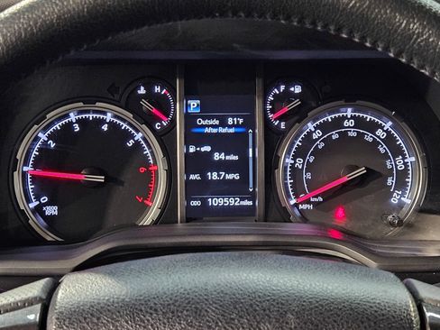 Used 2022 Toyota 4Runner TRD Off-Road Premium AWD/4WD image 15