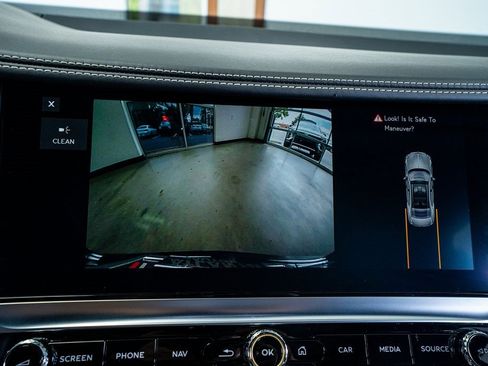 Used 2020 Bentley Flying Spur W12 image 49