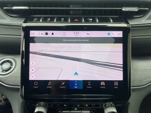 Certified 2021 Jeep Grand Cherokee L Overland w/ Luxury Tech Group IV AWD/4WD image 18