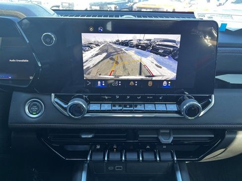 New 2025 Chevrolet Colorado Z71 w/ Technology Package AWD/4WD image 17