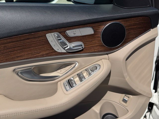 Used 2019 Mercedes-Benz C 300 4MATIC Sedan image 38