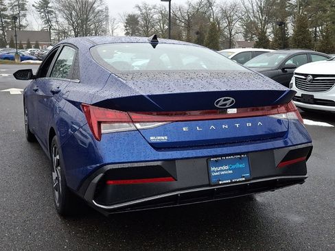 Certified 2025 Hyundai Elantra SEL FWD image 8