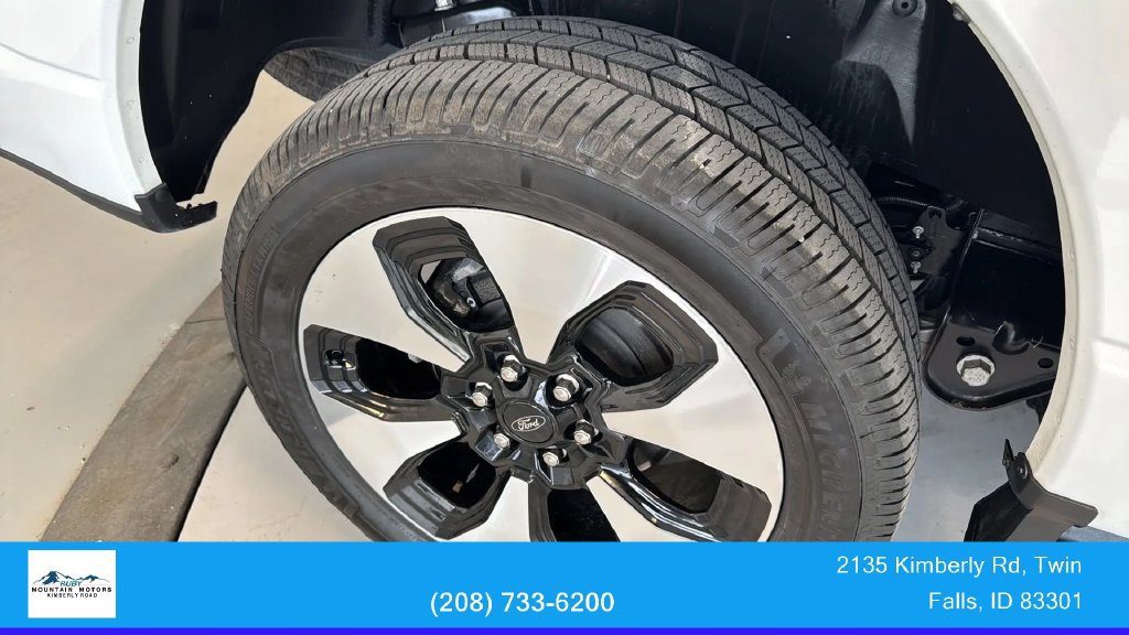 Used 2022 Ford F150 Lightning Platinum AWD/4WD image 11
