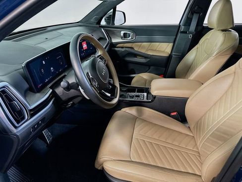 Used 2024 Kia Sorento SX Prestige w/ Olive Brown Leather Package image 9