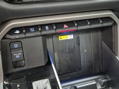 Used 2022 Toyota Tundra Limited image 31