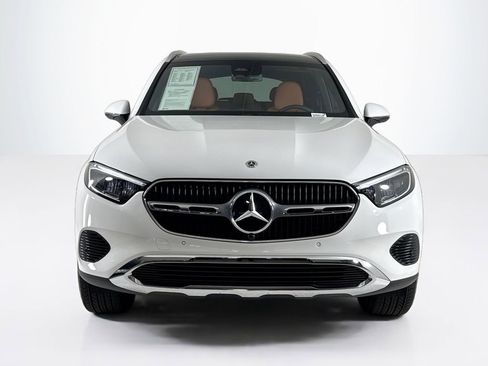 Used 2025 Mercedes-Benz GLC 350e 4MATIC image 8