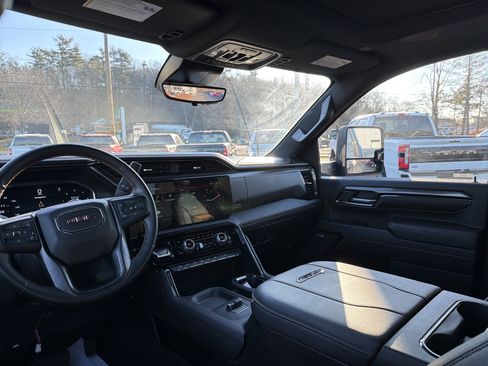 Used 2024 GMC Sierra 2500 AT4 w/ AT4 Premium Plus Package image 14