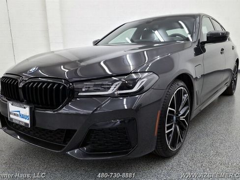 Used 2023 BMW 530e w/ M Sport Package RWD image 2