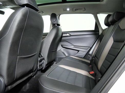 Used 2024 Volkswagen Taos SEL image 14