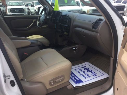 Used 2004 Toyota Sequoia SR5 RWD image 46