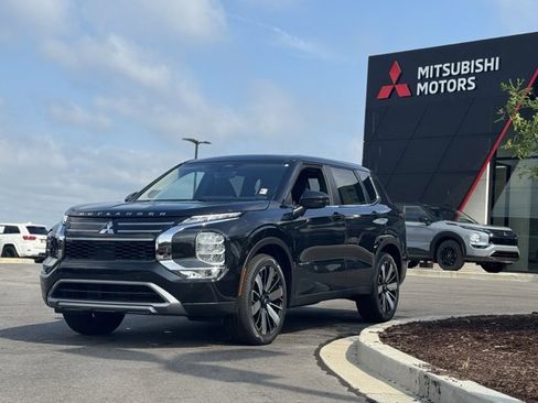 New 2025 Mitsubishi Outlander SE image 7