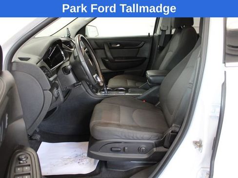 Used 2016 Chevrolet Traverse LT w/ Style and Technology Package FWD image 14