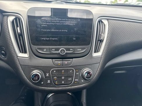 Used 2022 Chevrolet Malibu LT FWD image 10