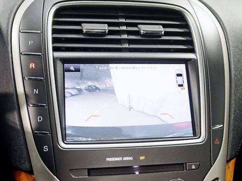 Used 2016 Lincoln MKX Select w/ Climate Package FWD image 18