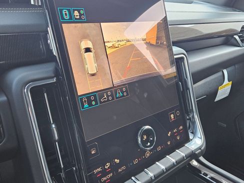 New 2026 GMC Yukon Elevation image 17