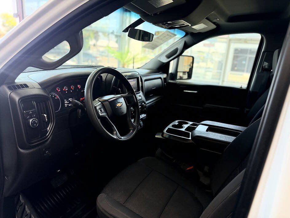 Used 2023 Chevrolet Silverado 2500 W/T w/ WT Convenience Package RWD image 3