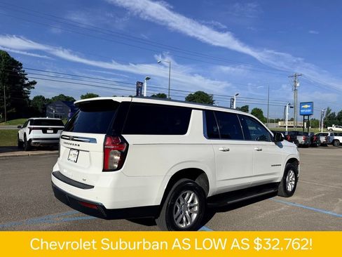 Used 2022 Chevrolet Suburban LT RWD image 23