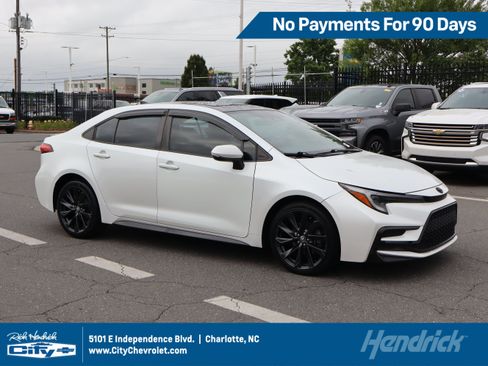Used 2023 Toyota Corolla XSE FWD image 1
