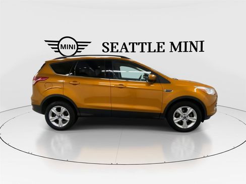 Used 2016 Ford Escape SE w/ Equipment Group 201A image 13