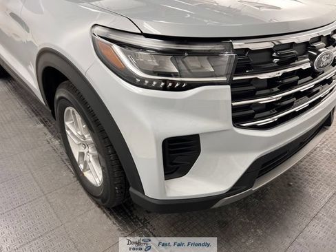 New 2026 Ford Explorer Active RWD image 12