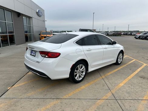 Used 2017 Chrysler 200 Limited Platinum FWD image 7